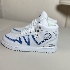 Drift High Top Sneakers White Blue Cloud Detail Women’s 9.5 (8 men) Streetwear